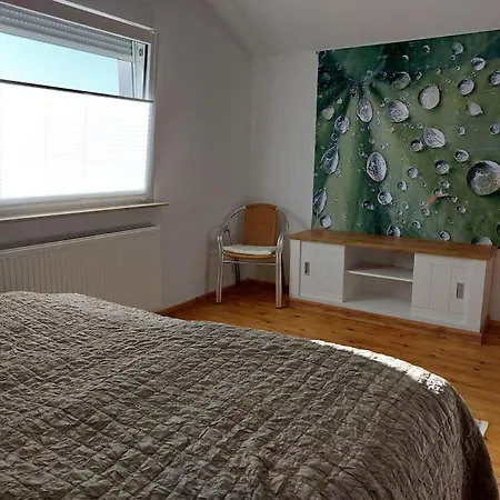 Gemuetliches Haeuschen Mit Innenhof - Longstay Апартаменты Бад-Кройцнах