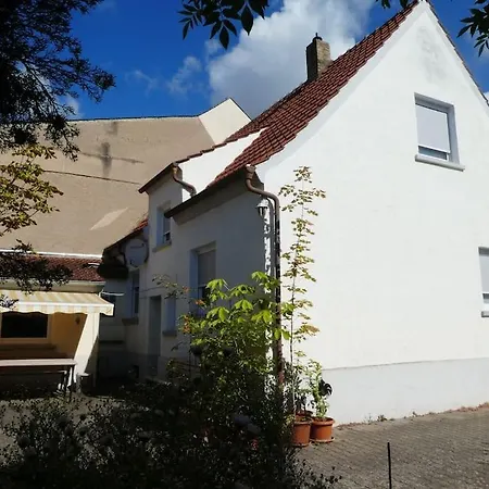 Gemuetliches Haeuschen Mit Innenhof - Longstay *