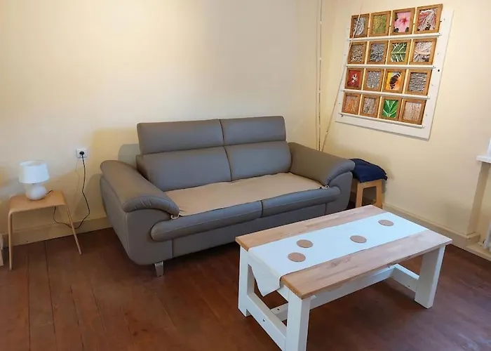 Gemuetliches Haeuschen Mit Innenhof - Longstay דירה